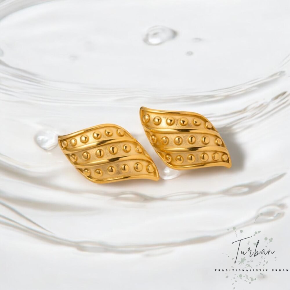 Wave Statement Studs